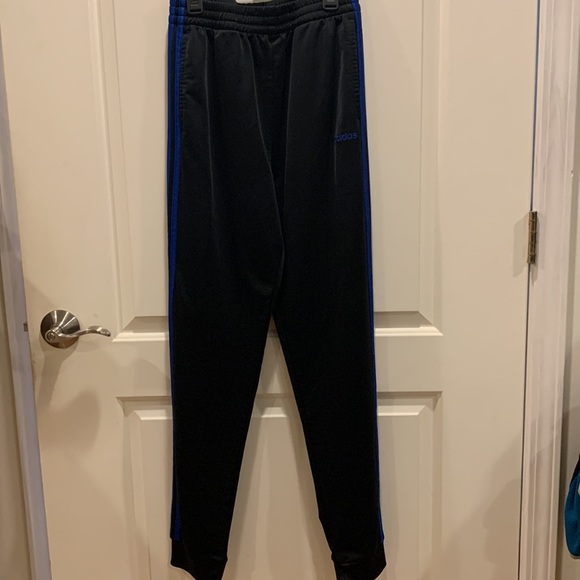 Adidas jacket and pants. Boys XL 18/20. In great condition. - Picture 6 of 8